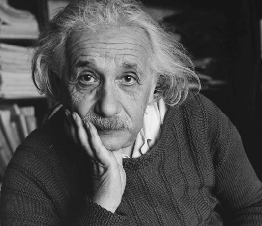Albert Einstein Biyografisi: Evrenin sırrını çözen adam